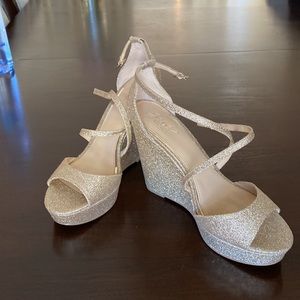 Badgley Mischka Jewel Shoes Sz 10